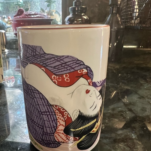 1950’s (8) Vintage Erotic Japanese Cups.. 4.5” .. In perfect condition.. - Picture 4 of 4